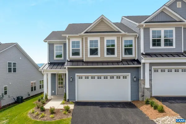 137 Springdale Rd, Waynesboro, VA 22980