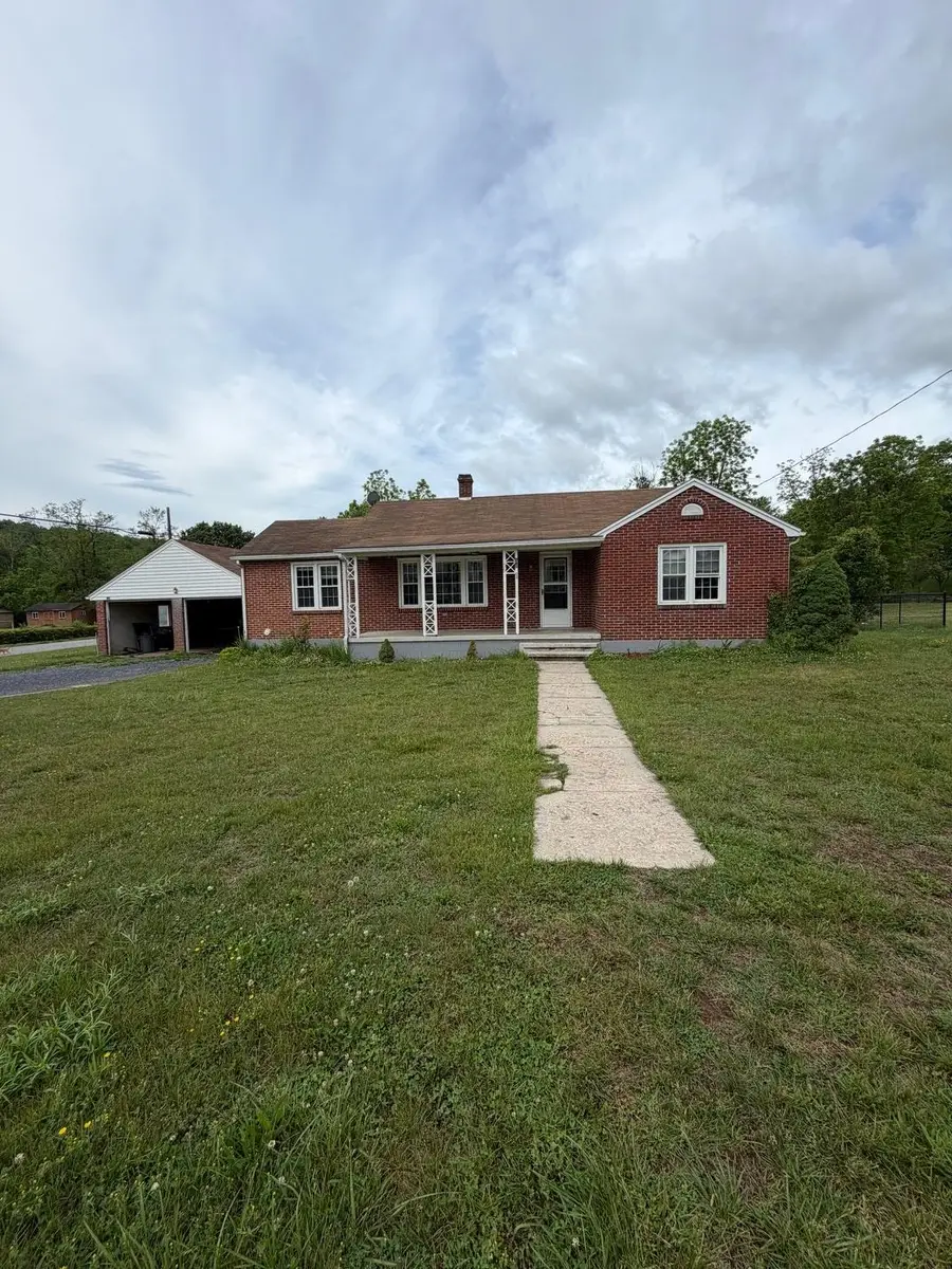 56 Church St N, Craigsville, VA 24430 - #3