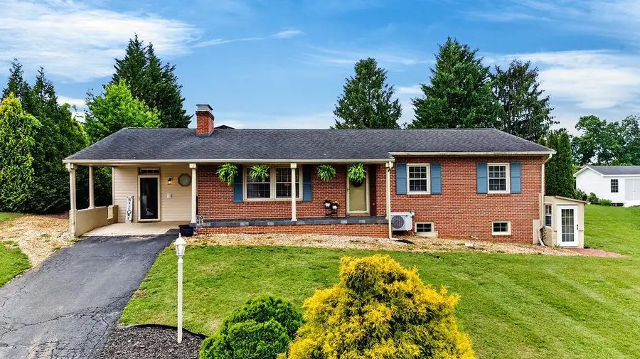 151 Sunset Dr, Waynesboro, VA 22980 - #2