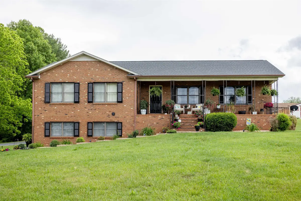 11 Meadowbrook Dr, Stuarts Draft, VA 24477 - #1