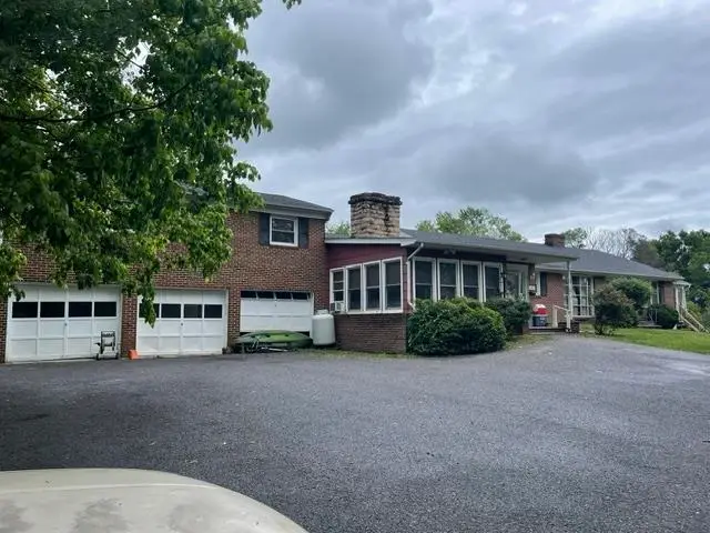 42 Bikah Ln, Lexington, VA 24450 - #1