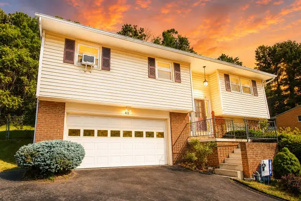 812 Coalter St N, Staunton, VA 24401