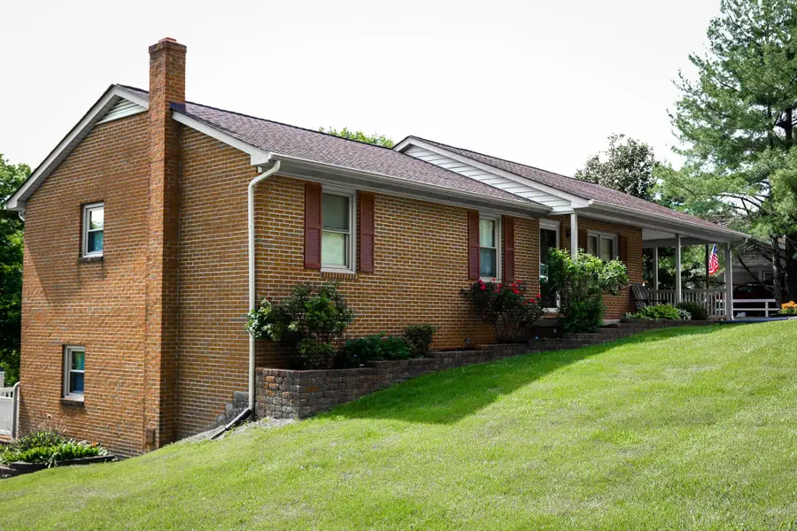 4316 Lee Jackson Hwy, Greenville, VA 24440 - #2