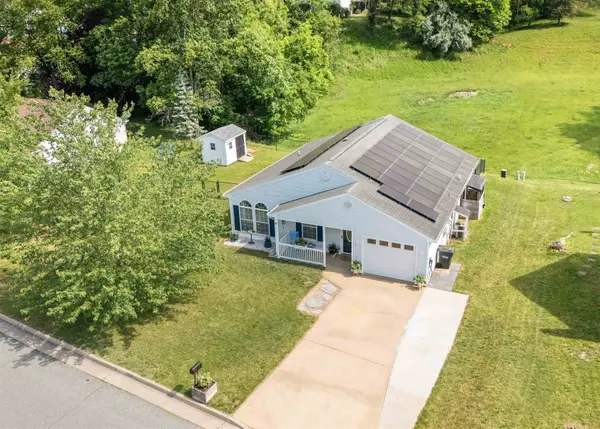 405 Greenwood Rd, Staunton, VA 24401