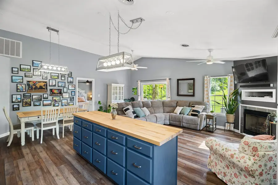 405 Greenwood Rd, Staunton, VA 24401 - #3
