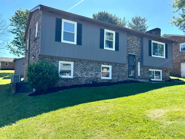 20 Bingham St, Verona, VA 24482