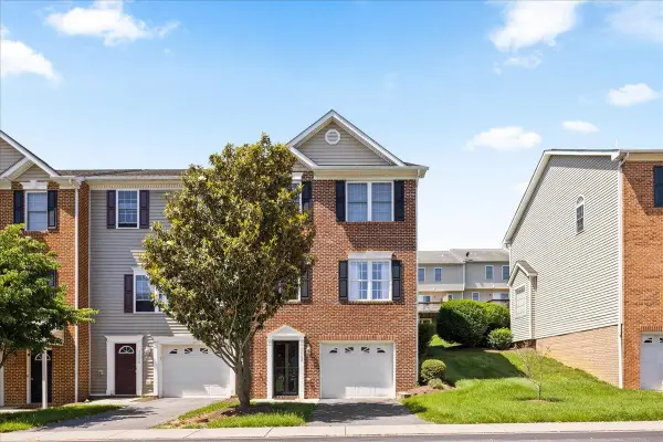 3042 Crystal Spring Ln, Rockingham, VA 22801