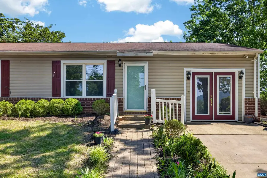 213 Oak St, Charlottesville, VA 22902 - #2