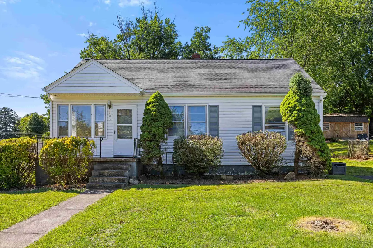 303 Devon Rd, Staunton, VA 24401 - #1