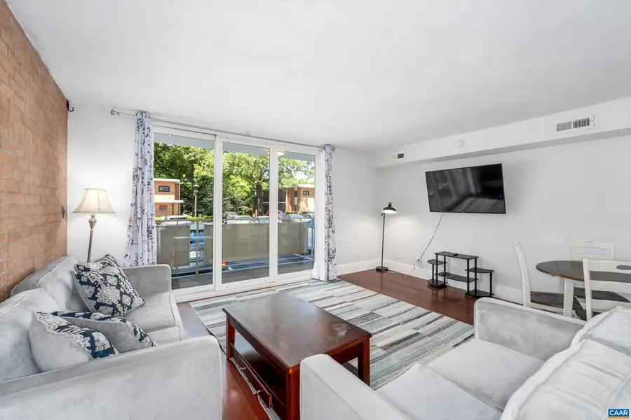 1800 Jefferson Park Ave, Charlottesville, VA 22903 - #3