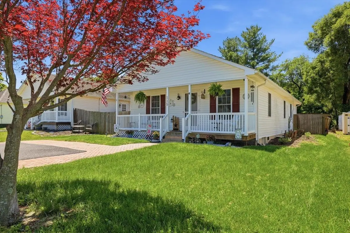 115 Hodge St, Stuarts Draft, VA 24477 - #1