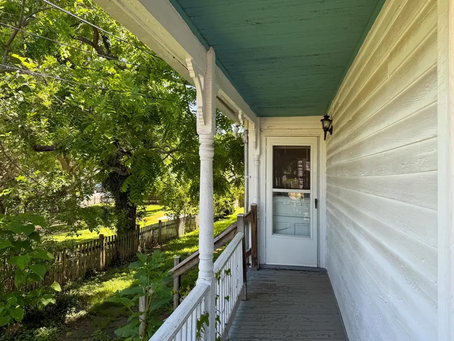 1208 Beverly St W, Staunton, VA 24401 - #3