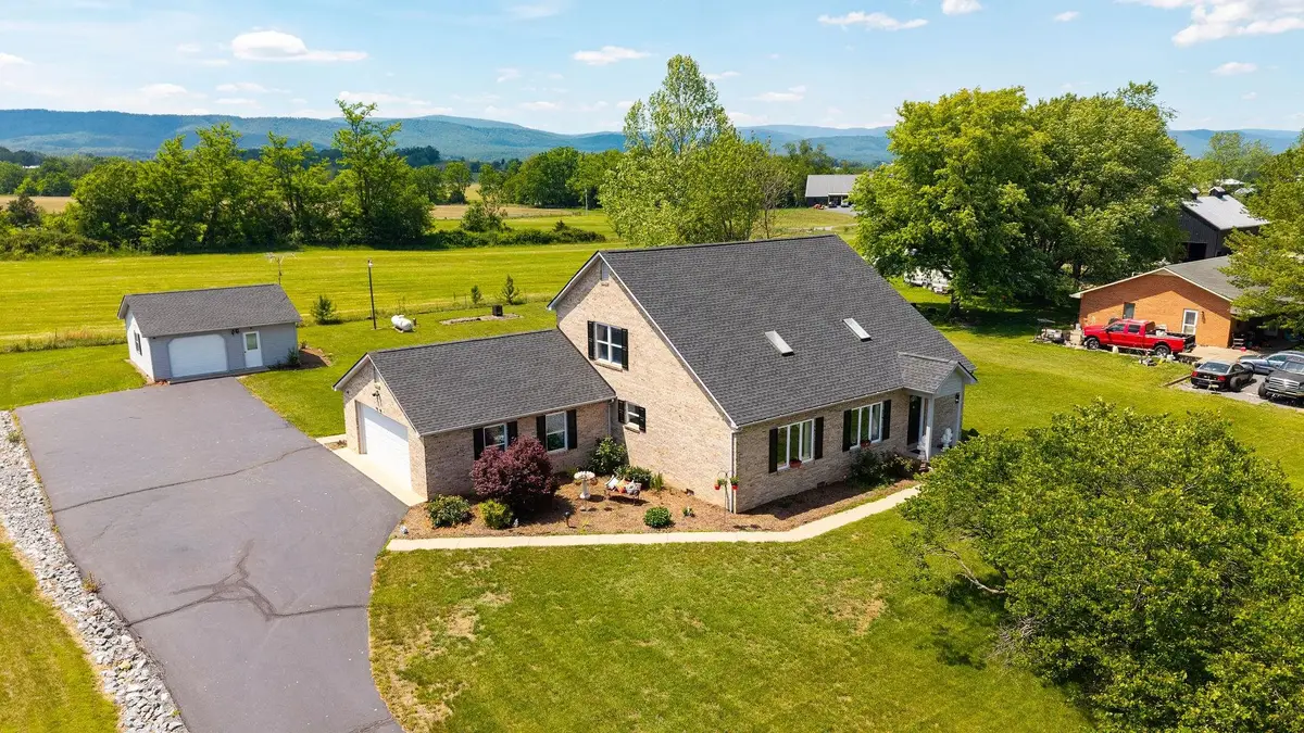 1802 River Rd N, Mount Solon, VA 22843 - #1