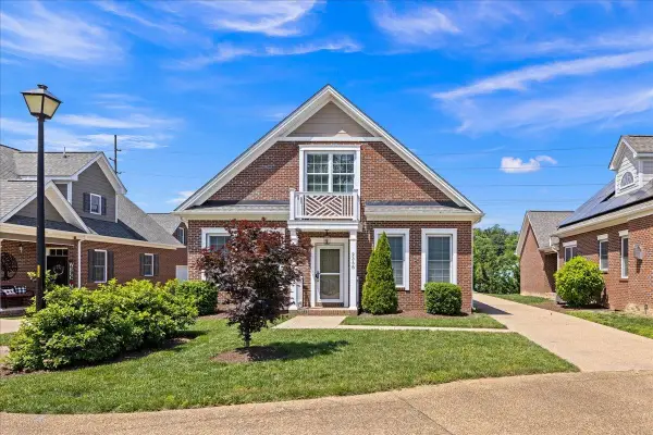 2358 Alston Cir, Harrisonburg, VA 22802