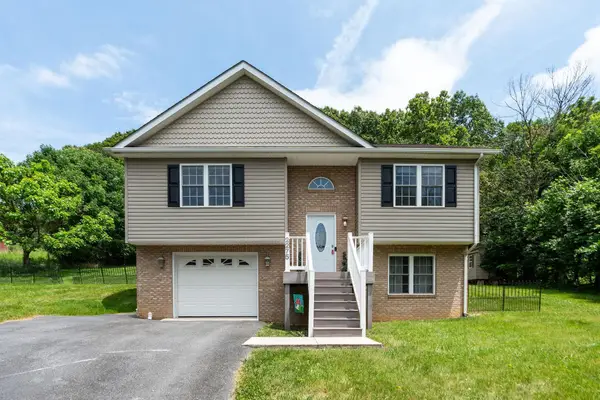 2275 Raphine Rd, Raphine, VA 24472