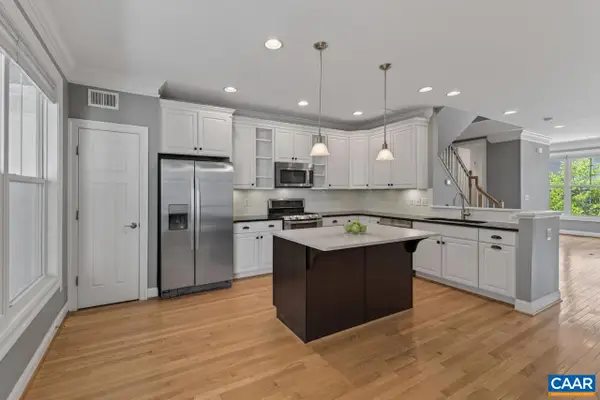 1725 Belvedere Pl, Charlottesville, VA 22901