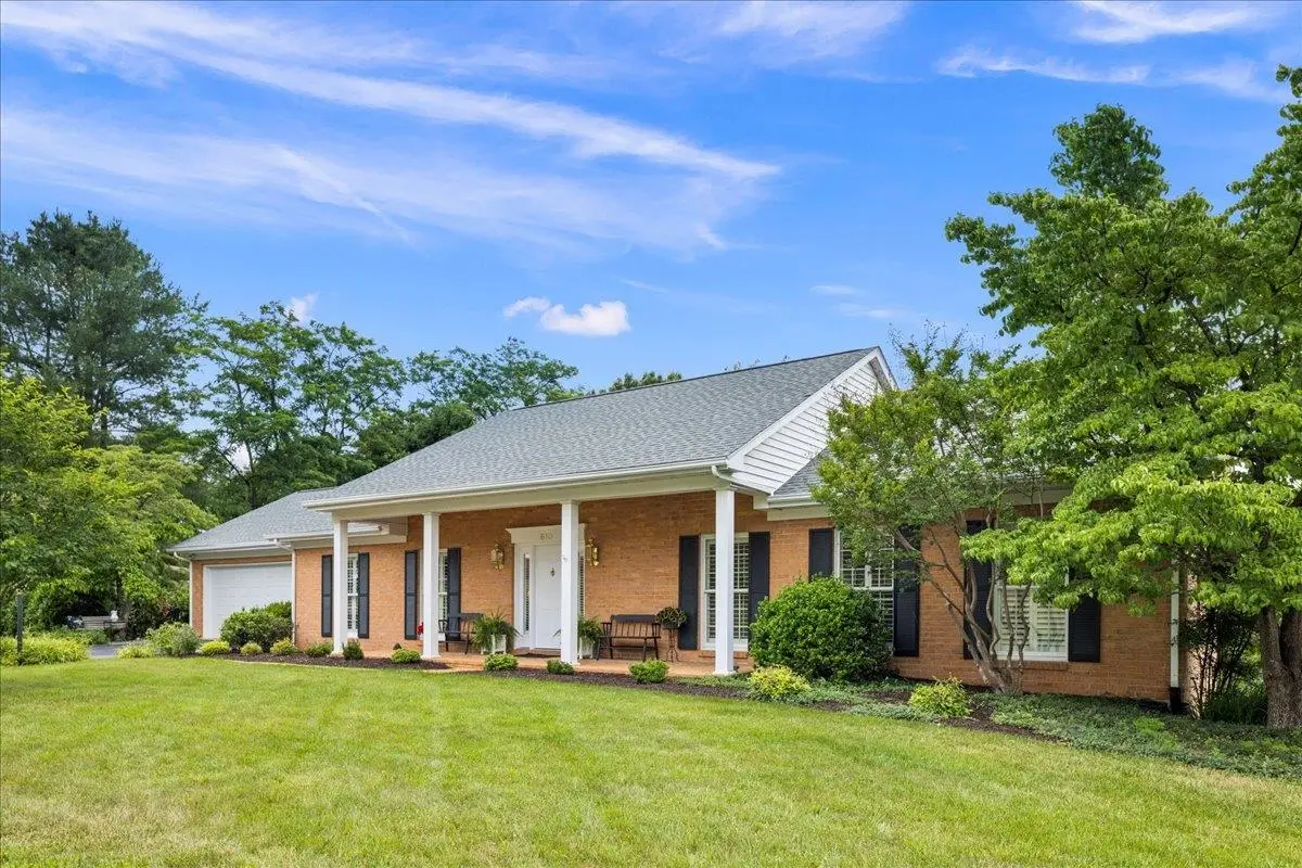610 Woodmont Dr, Staunton, VA 24401 - #1