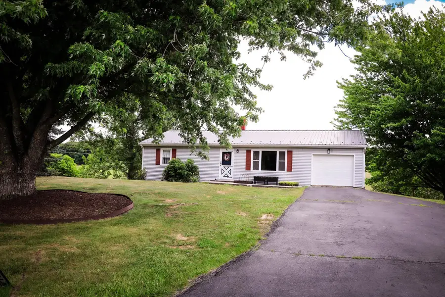 3592 Old Greenville Rd, Staunton, VA 24401 - #2