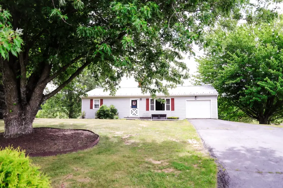 3592 Old Greenville Rd, Staunton, VA 24401 - #3