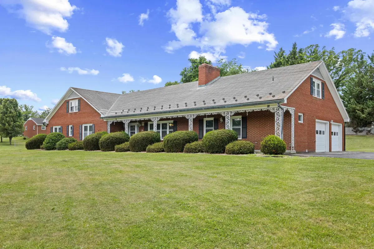 15 York Ave, Stuarts Draft, VA 24477 - #1