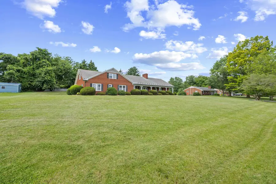 15 York Ave, Stuarts Draft, VA 24477 - #3