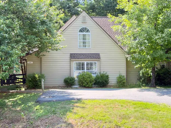 1102 Amber Ridge Rd, Charlottesville, VA 22901