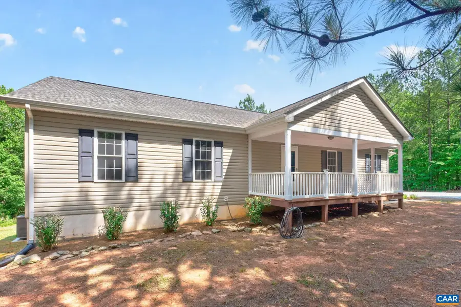 38 Butler Ln, Scottsville, VA 24590 - #2