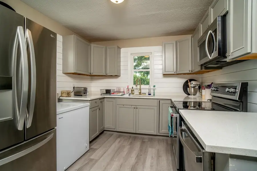 344 Mary Gray Ln, Staunton, VA 24401 - #2