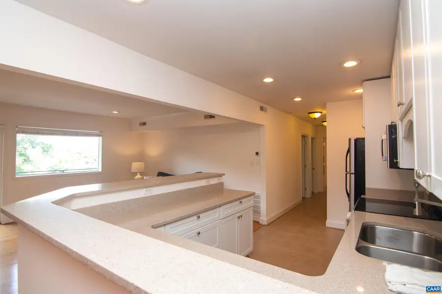 1800 Jefferson Park Ave, Charlottesville, VA 22903 - #3