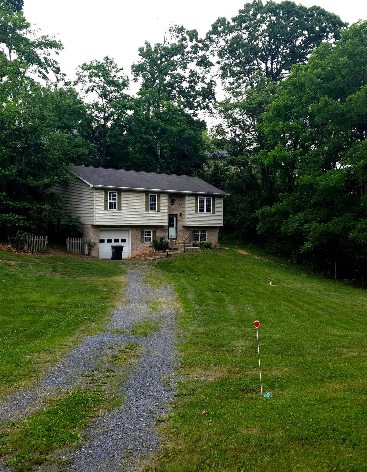 412 Devon Rd, Staunton, VA 24401 - #1