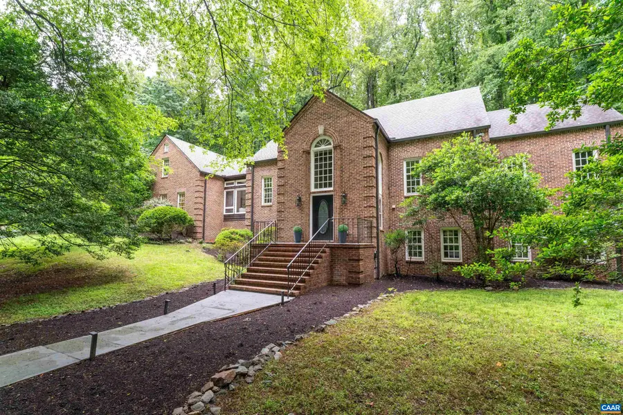 715 Tanglewood Rd, Charlottesville, VA 22901 - #2