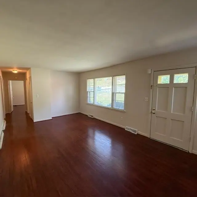 107 Nottingham Dr, Staunton, VA 24401 - #3