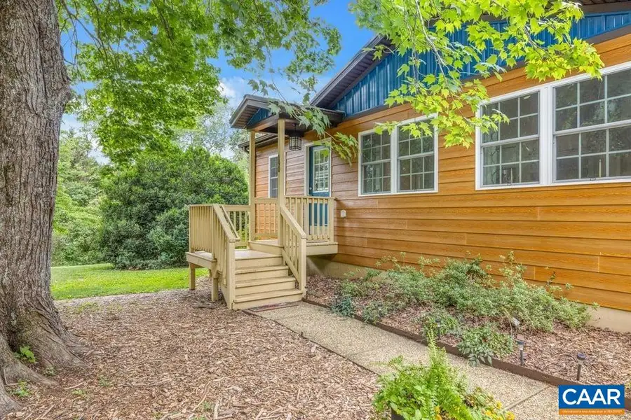 190 Hayman St, Scottsville, VA 24590 - #2