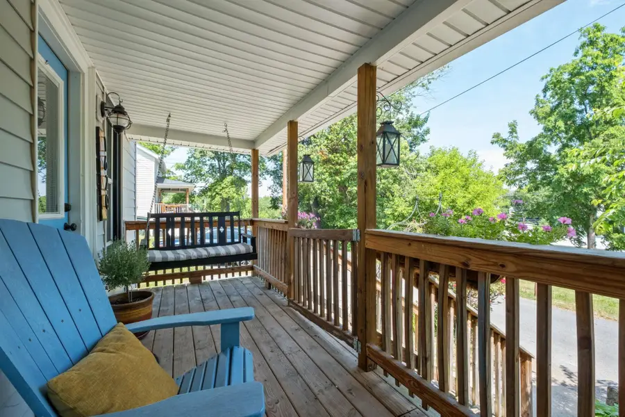 1620 Plunkett St, Staunton, VA 24401 - #2