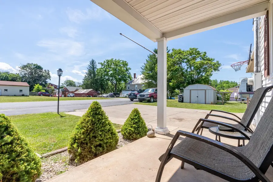 603 Gibbons Ave, Elkton, VA 22827 - #2