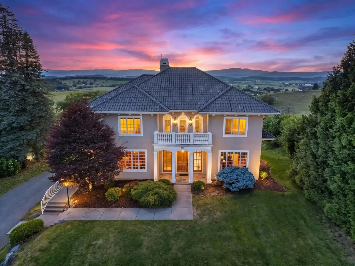 957 Summit Ave, Harrisonburg, VA 22802 - #1