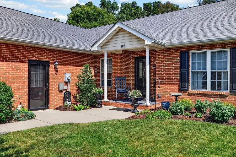 116 Red Oak Dr, Staunton, VA 24401 - #3
