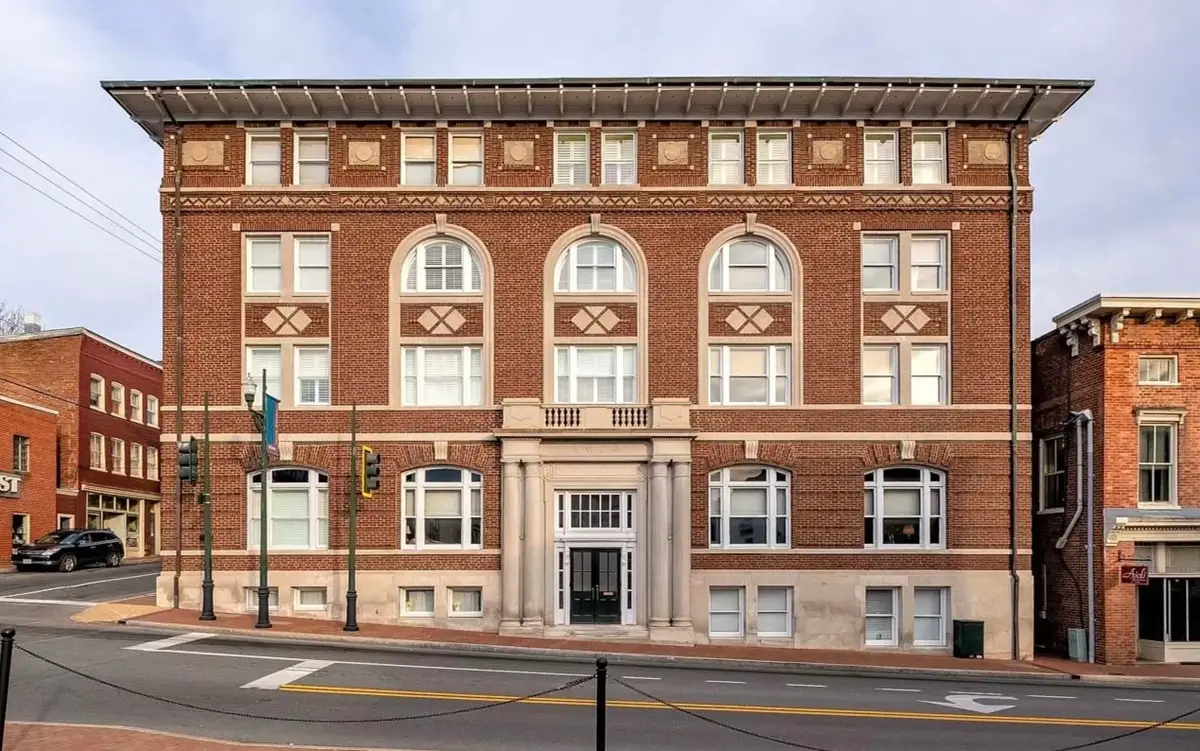 41 Augusta St N, Staunton, VA 24401 - #1
