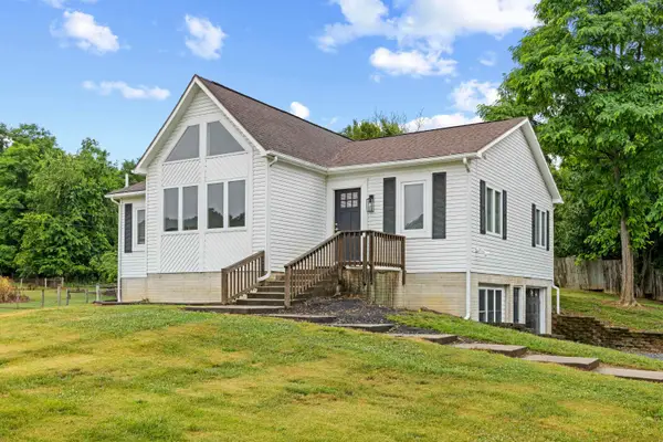 2425 Old Greenville Rd, Staunton, VA 24401