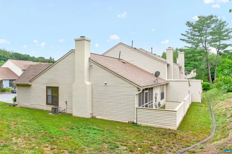 598 Pebblecreek Ct, Charlottesville, VA 22901 - #3