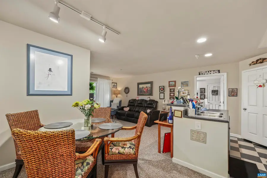 237 Yellowstone Dr, Charlottesville, VA 22903 - #2