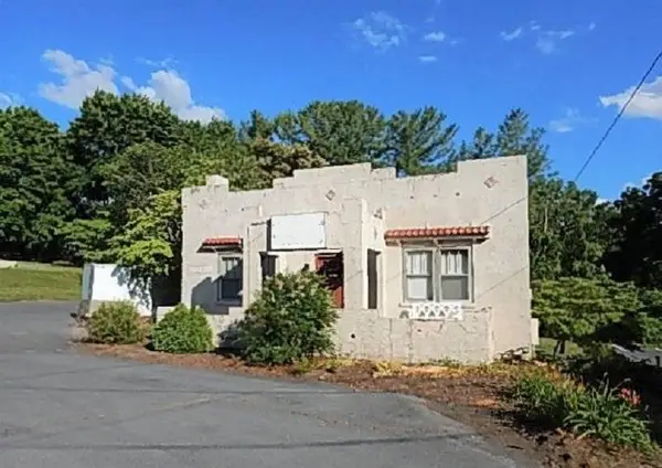 2505 Augusta St N, Staunton, VA 24401