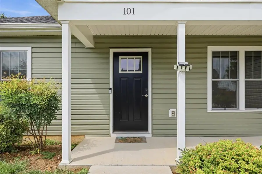 101 Evershire St, Waynesboro, VA 22980 - #3