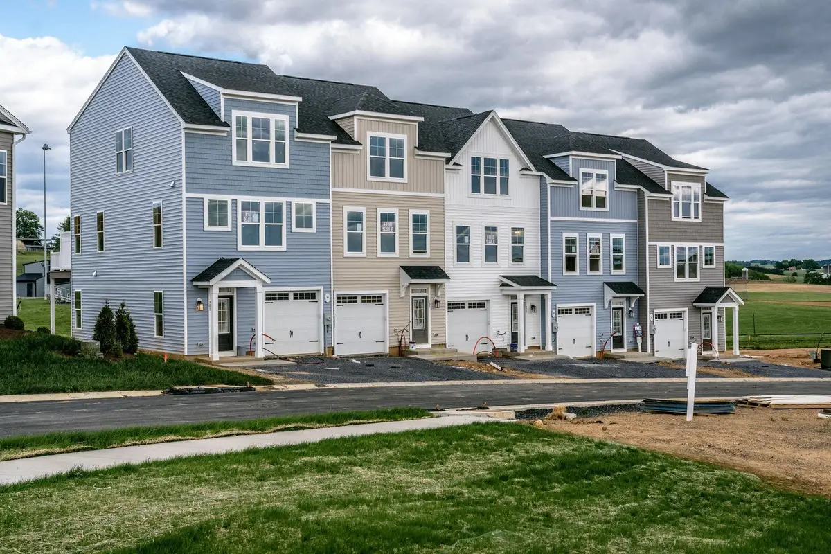 215 Scarlet Maple Ln, Bridgewater, VA 22812 - #1