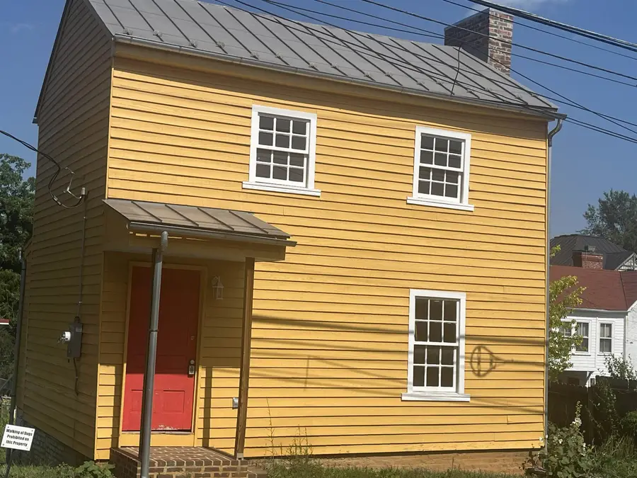 9 Jefferson St N, Staunton, VA 24401 - #2