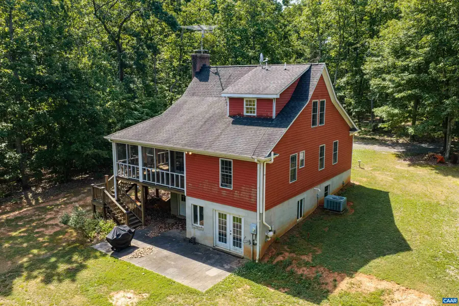 363 Bridgeport Rd, Scottsville, VA 24590 - #3