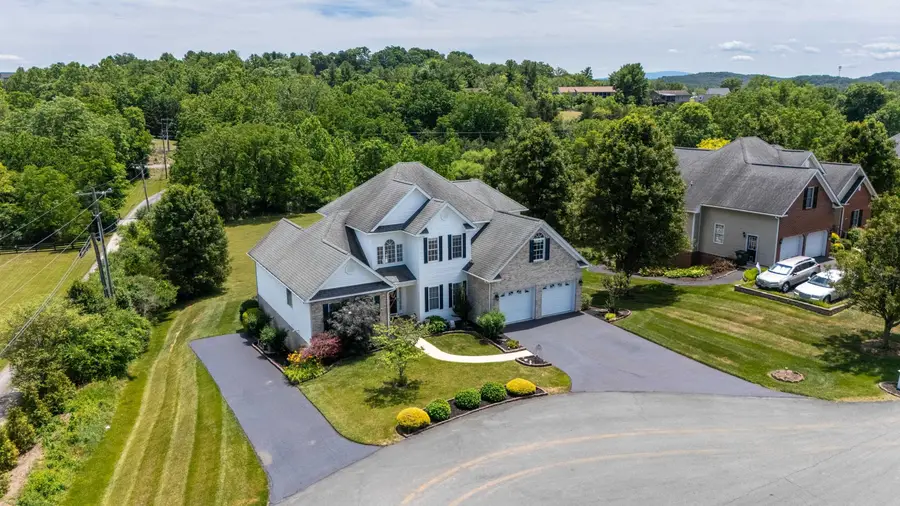 287 Kensington Dr, Fishersville, VA 22939 - #3