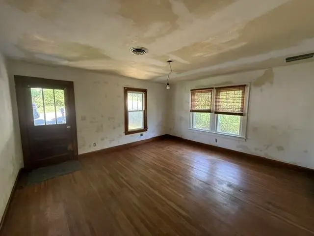 1908 First St, Staunton, VA 24401 - #3