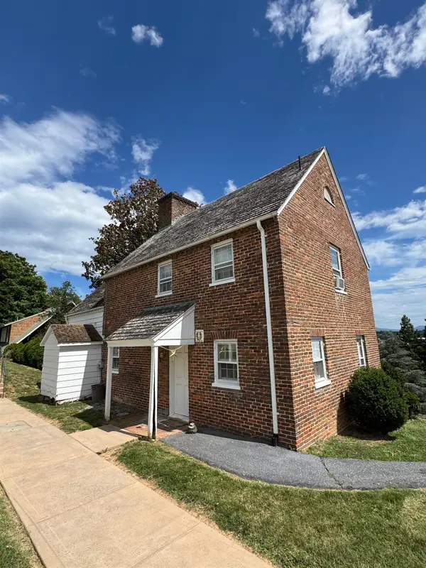 249 Sycamore St, Staunton, VA 24401