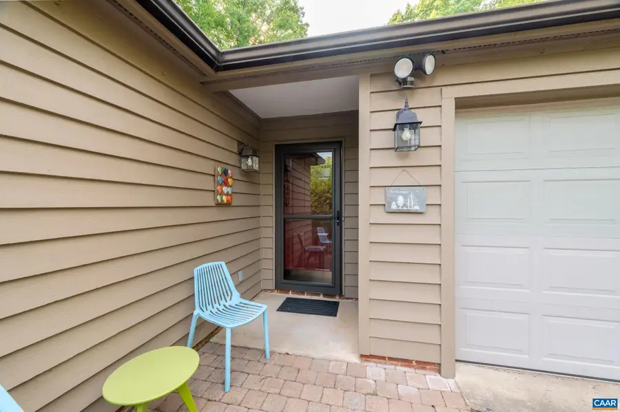 1268 Timberbranch Ct, Charlottesville, VA 22902 - #2